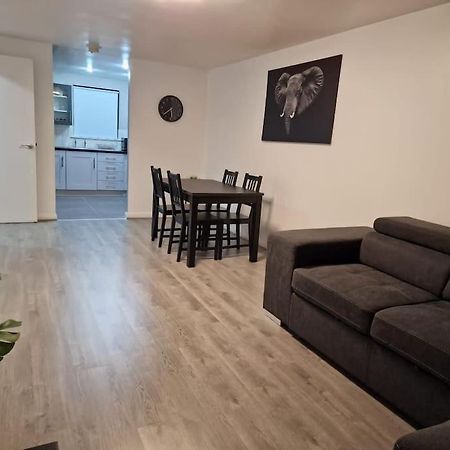 Contemporary City Centre Flat Belfast Exterior foto