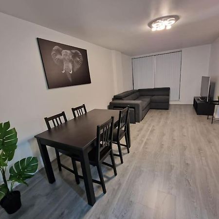 Contemporary City Centre Flat Belfast Exterior foto